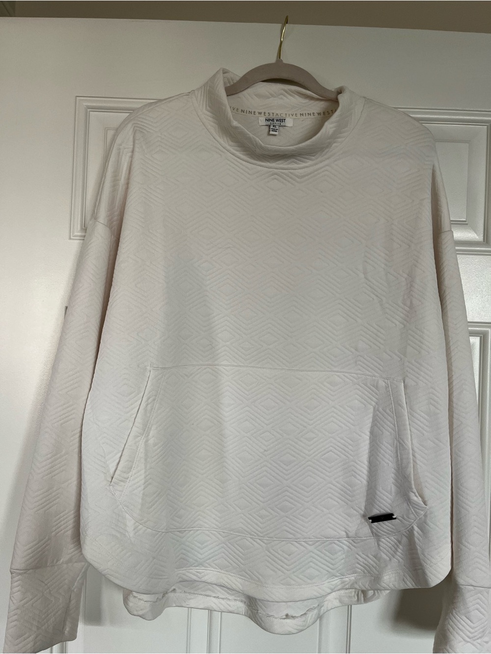 Nine West Women’s cream  Textured Pullover Sweatshirt